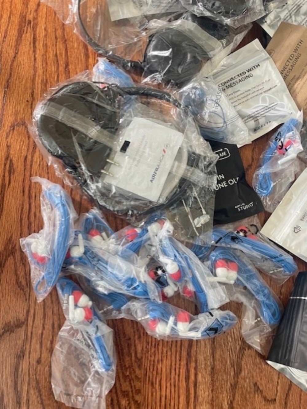 Airline Earbuds Headphones Lot 57 Delta Air France Bulk Travel Mix New - Picture 3 of 7